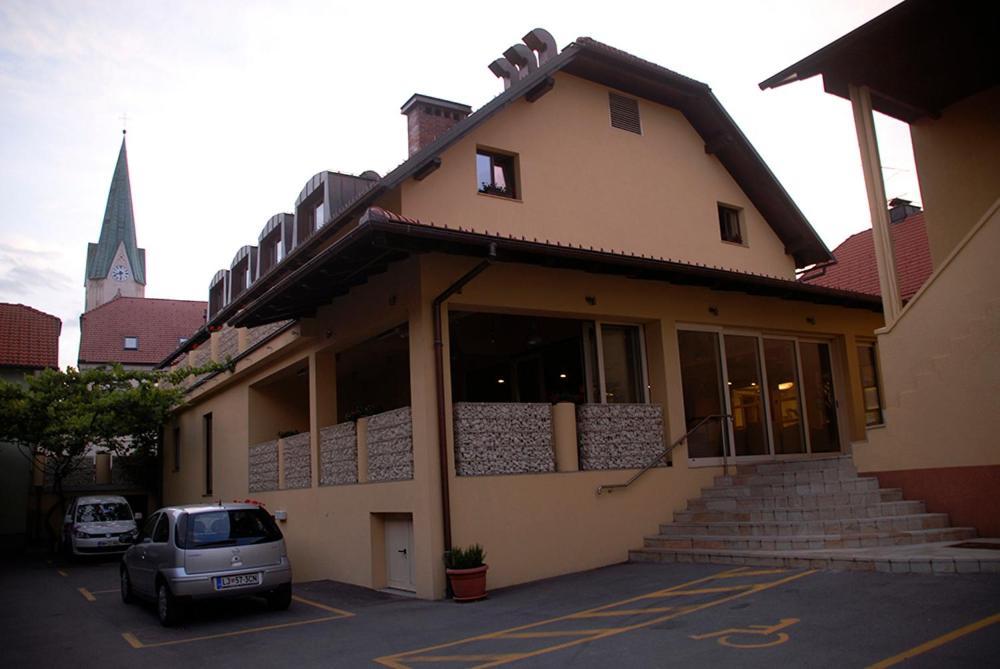 Hotel Opara Trebnje Exteriér fotografie